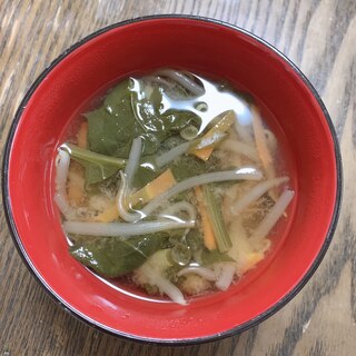 もやしとほうれん草の味噌汁